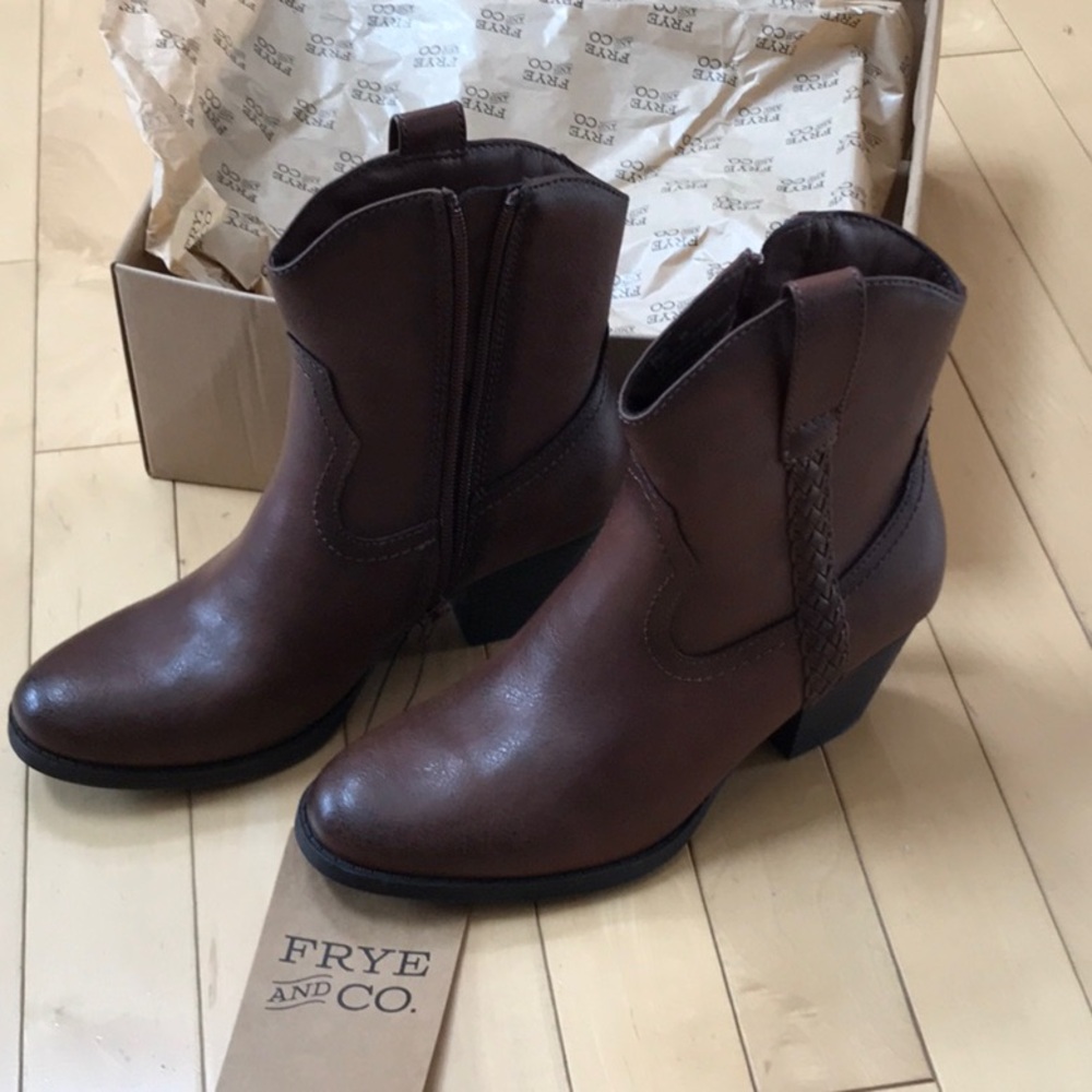 NWT Women’s Frye & Co. cowboy western boots - Daxx - 6M - brown